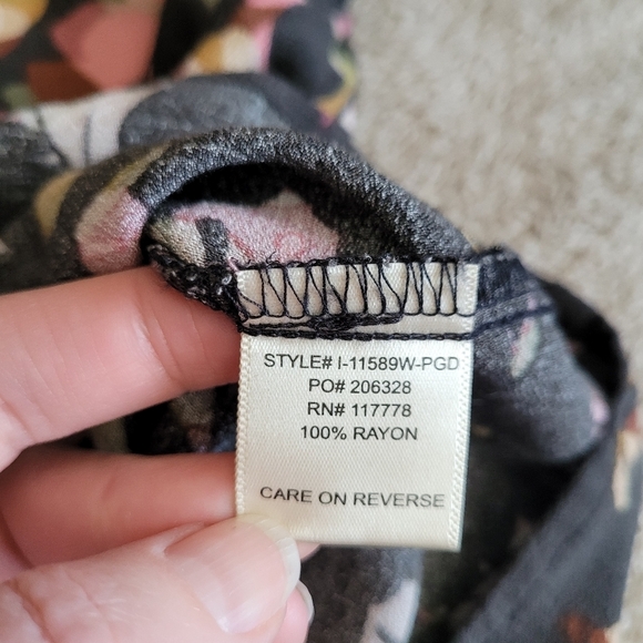 Lovestitch loose fitting rayon blouse size S/M - Picture 12 of 13